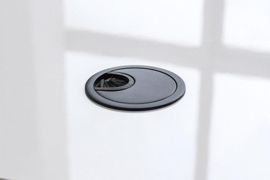 Schwarze Kabeldurchführung (2 Stück)